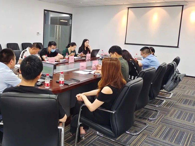 工业互联网平台应用创新推广中心项目展厅建设启动讨论会顺利进行